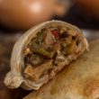 Empanada integral de caponata de berinjela